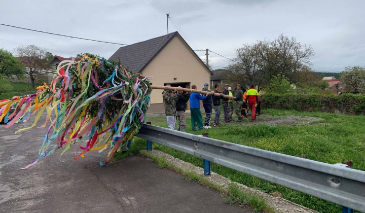 Stavanie mája 30.04.2019
