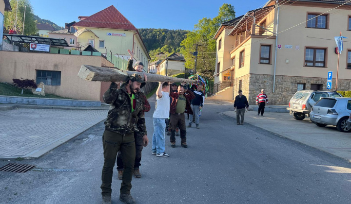 Stavanie mája 30.04.2026